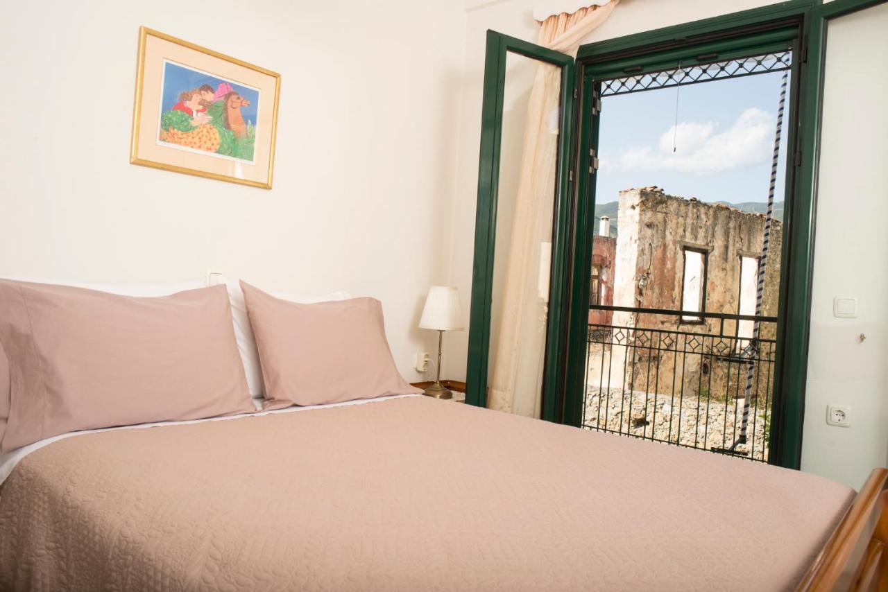 Maisonette With Garden In The Heart Of The Historical Kalamata Center Exterior photo