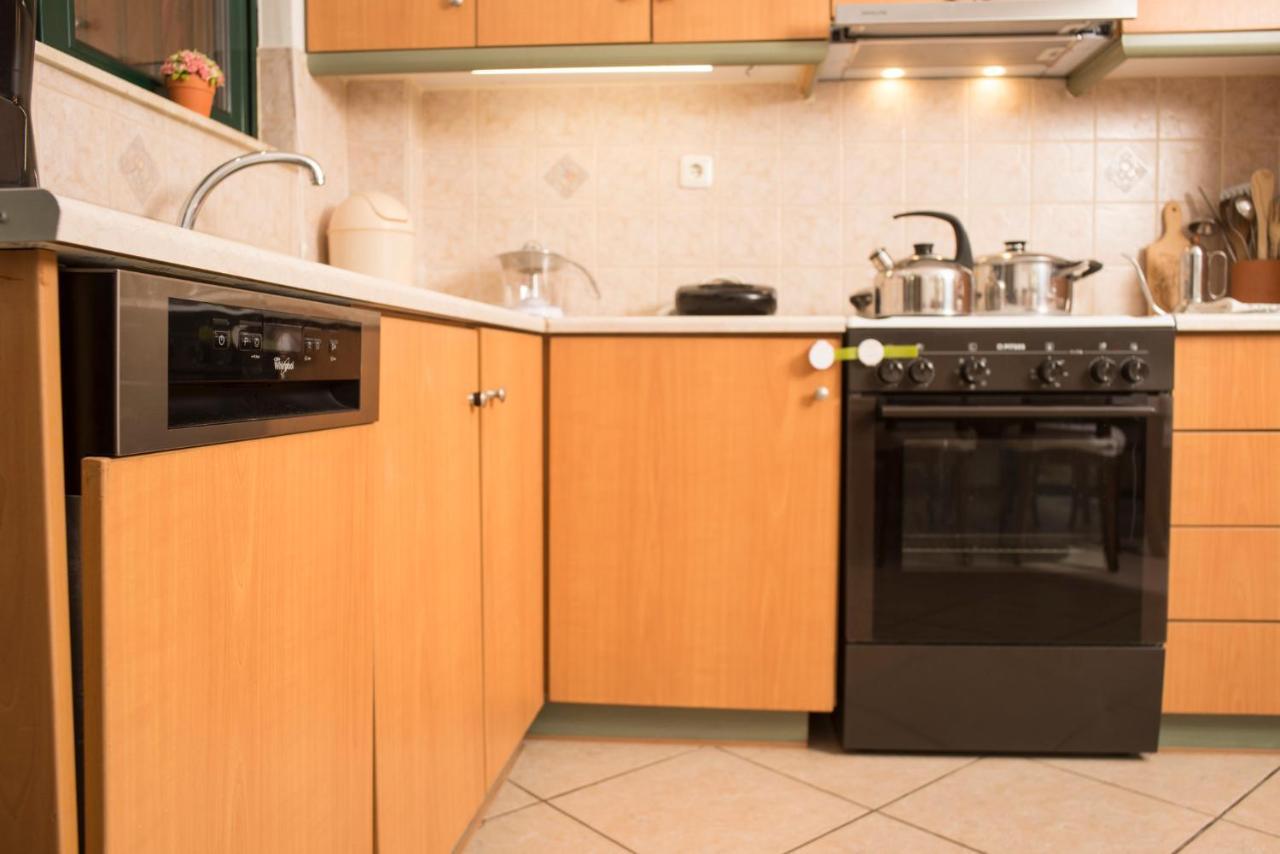 Maisonette With Garden In The Heart Of The Historical Kalamata Center Exterior photo