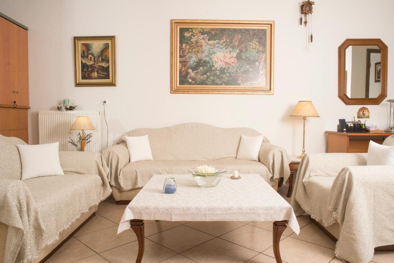 Maisonette With Garden In The Heart Of The Historical Kalamata Center Exterior photo