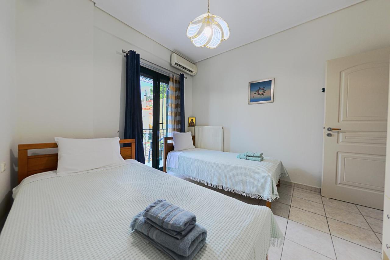 Maisonette With Garden In The Heart Of The Historical Kalamata Center Exterior photo