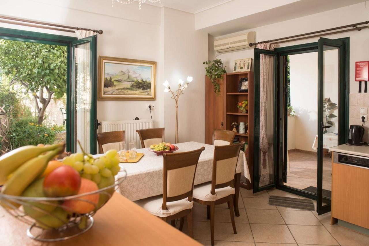 Maisonette With Garden In The Heart Of The Historical Kalamata Center Exterior photo