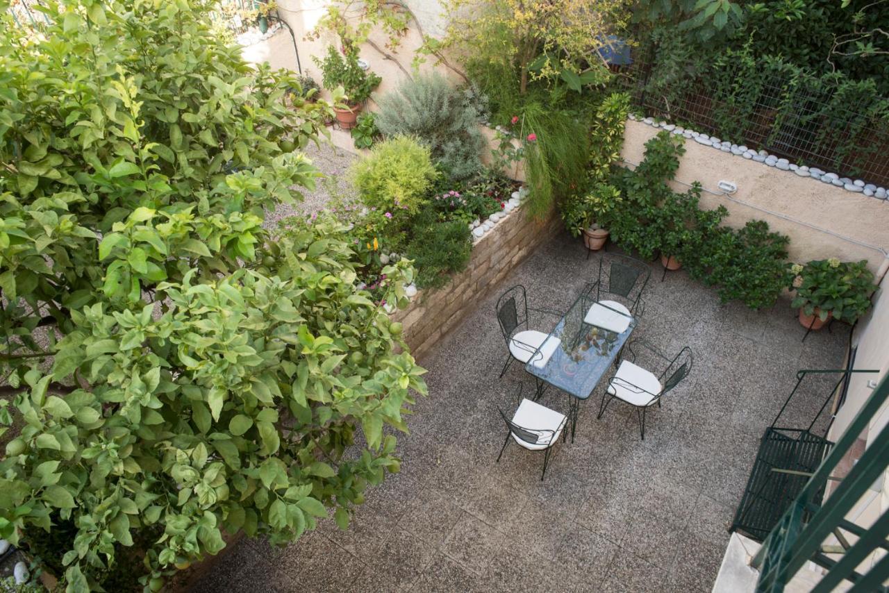 Maisonette With Garden In The Heart Of The Historical Kalamata Center Exterior photo